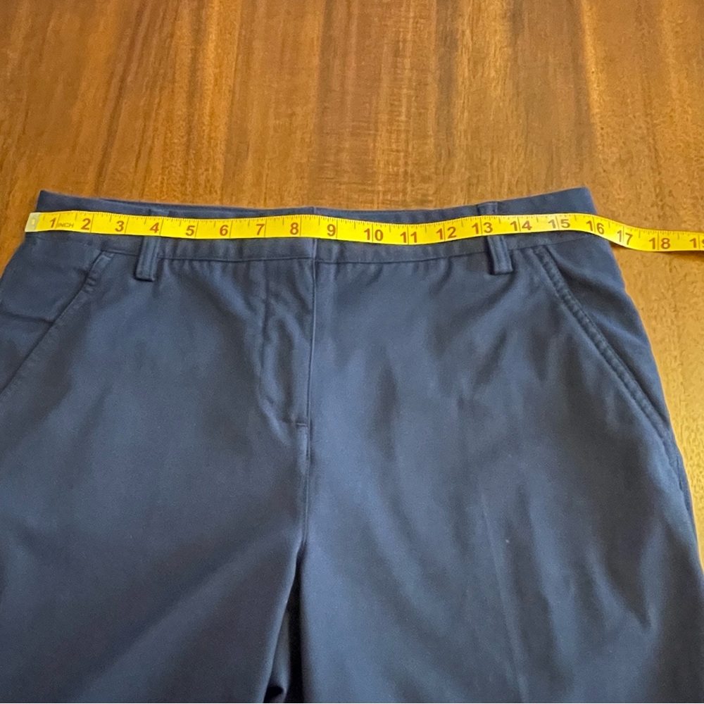 Puma Women's Deep Blue Bermuda golf shorts - Picture 4 of 9